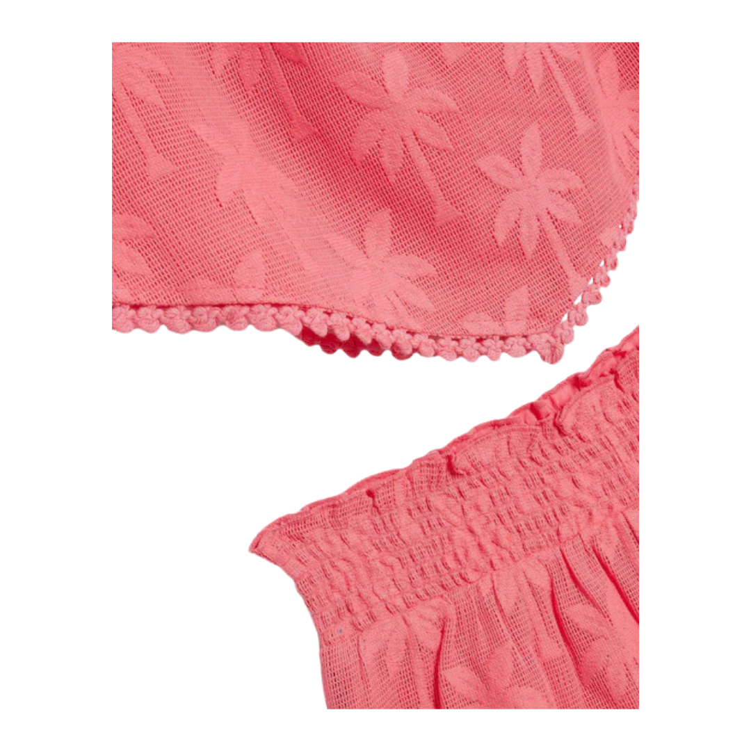 Lightweight vacation outfit for girls